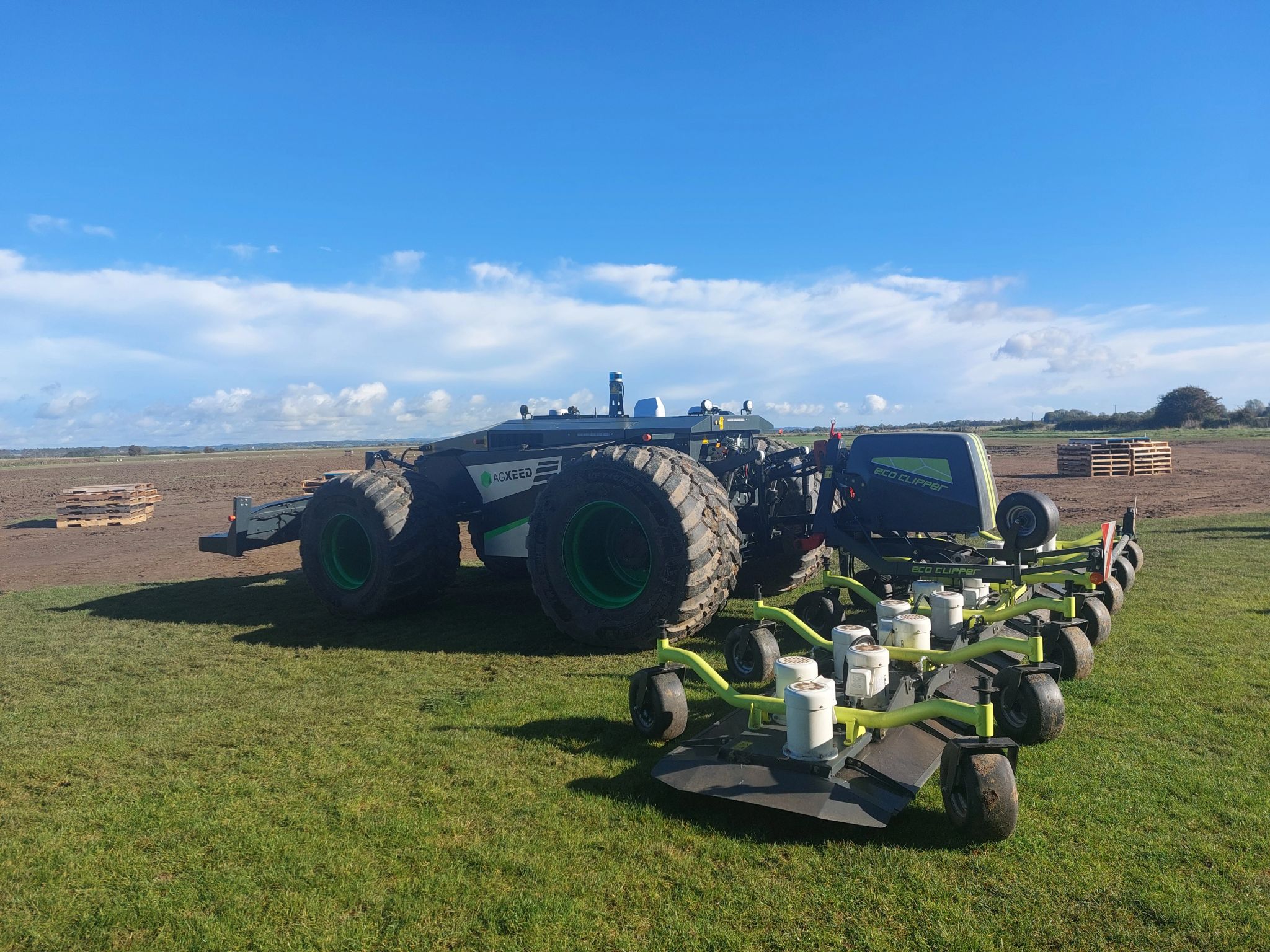 Eco Clipper FM6 on an autonomous tractor from Agxeed